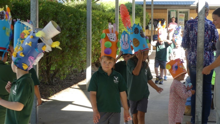 Student wearing Easter hats
